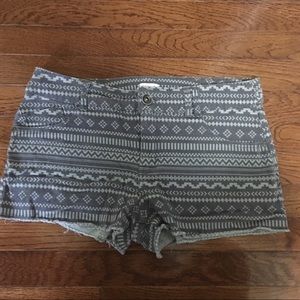 🌸 Xhilaration Aztec print shorts